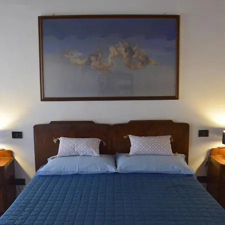 Accogliente Locale Con Terrazzo In Centro Storico * Vittorio Veneto